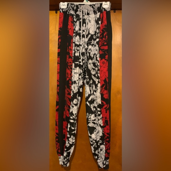 Ashley Stewart Pants - *Clearance-Final* Ashley Stewart Size 10/12 Floral Print Joggers